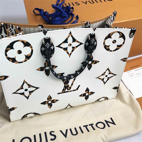 louis vuitton on the go white